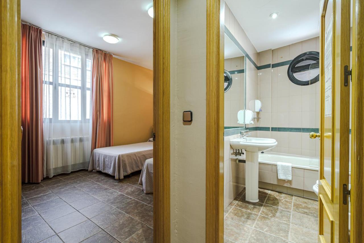 Hostal Don Juan Meco Esterno foto