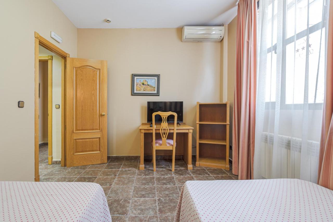 Hostal Don Juan Meco Esterno foto