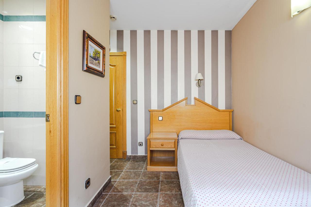 Hostal Don Juan Meco Esterno foto